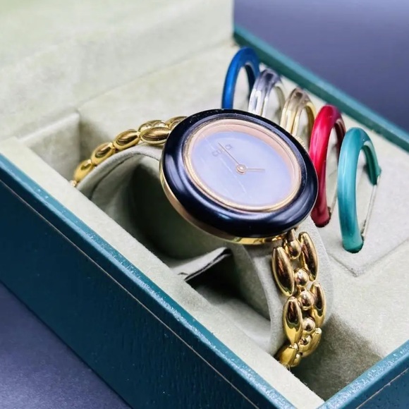 GUCCI Vintage RARE Watch 14 k Gold Plated with bezels SWISS MADE QUARTZ - Picture 2 of 9